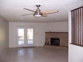 1930 Larette Dr in Tallahassee, FL - Building Photo - Building Photo