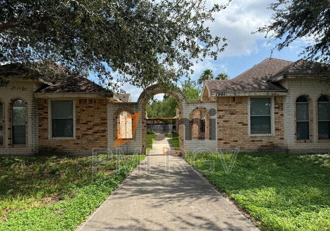 1901 W Western Dr
