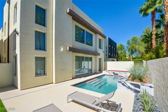 2680 Mystere Ct in Las Vegas, NV - Building Photo - Building Photo