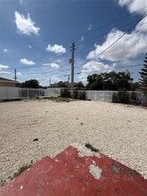 2460 NW 61st St in Miami, FL - Building Photo - Building Photo