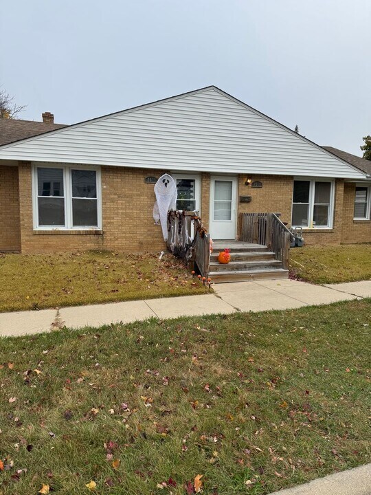 2606 13th Ave in Rockford, IL - Building Photo