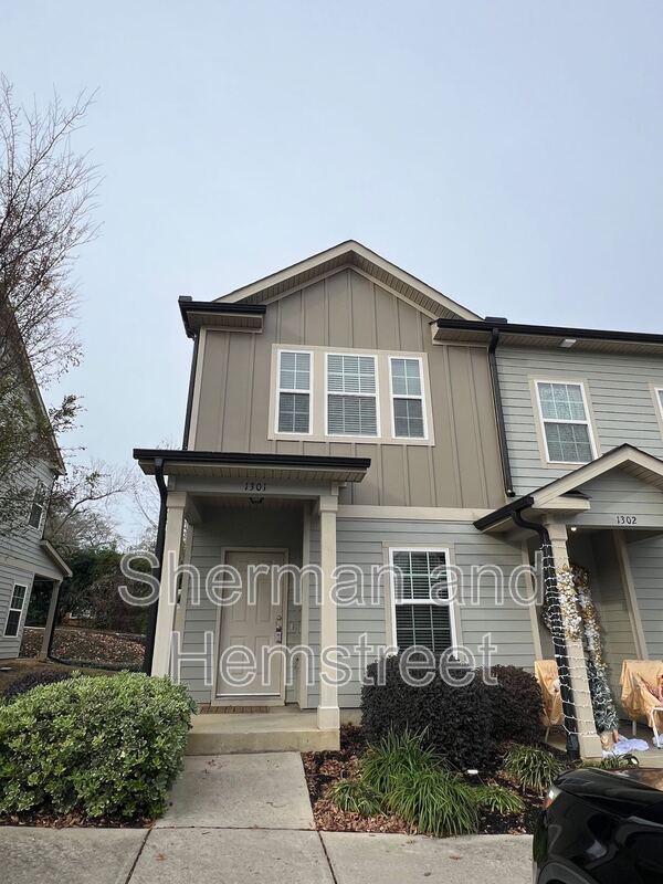 property at 1301 Joiner Cir