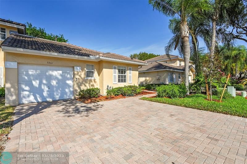 5361 NW 90th Ave in Sunrise, FL - Foto de edificio