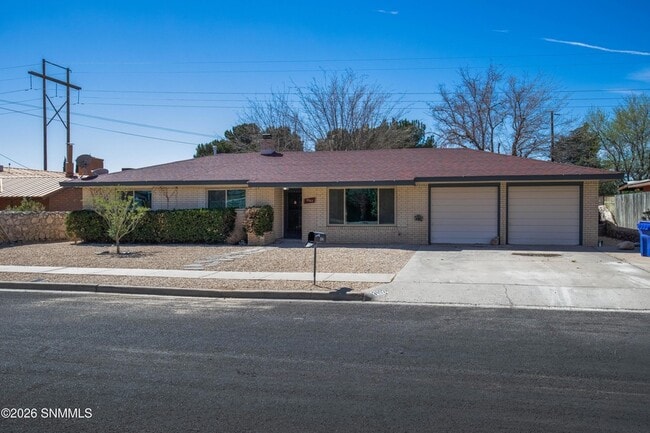 3102 Hillsdale St in Las Cruces, NM - Building Photo - Building Photo