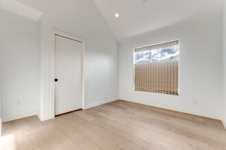 1505 N Garrett Ave in Dallas, TX - Building Photo - Building Photo