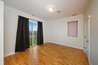 1523 W Huron St, Unit 3 in Chicago, IL - Foto de edificio - Building Photo