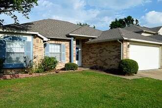 6807 Towerwood Dr in Arlington, TX - Building Photo - Building Photo