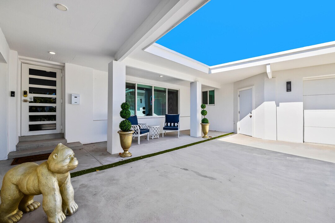 1627 Seabreeze Blvd in Fort Lauderdale, FL - Building Photo