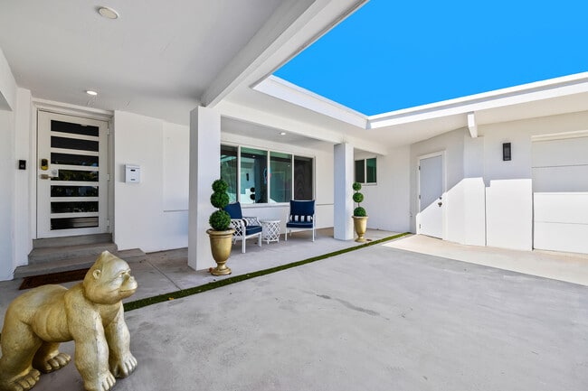 property at 1627 Seabreeze Blvd