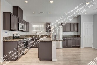 8271 Southern Cross Ave in Las Vegas, NV - Building Photo - Building Photo