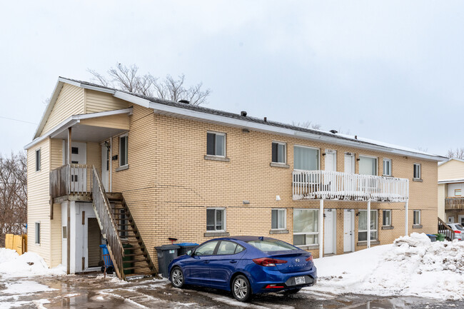 680 François-Thomas St in Lévis, QC - Building Photo - Building Photo