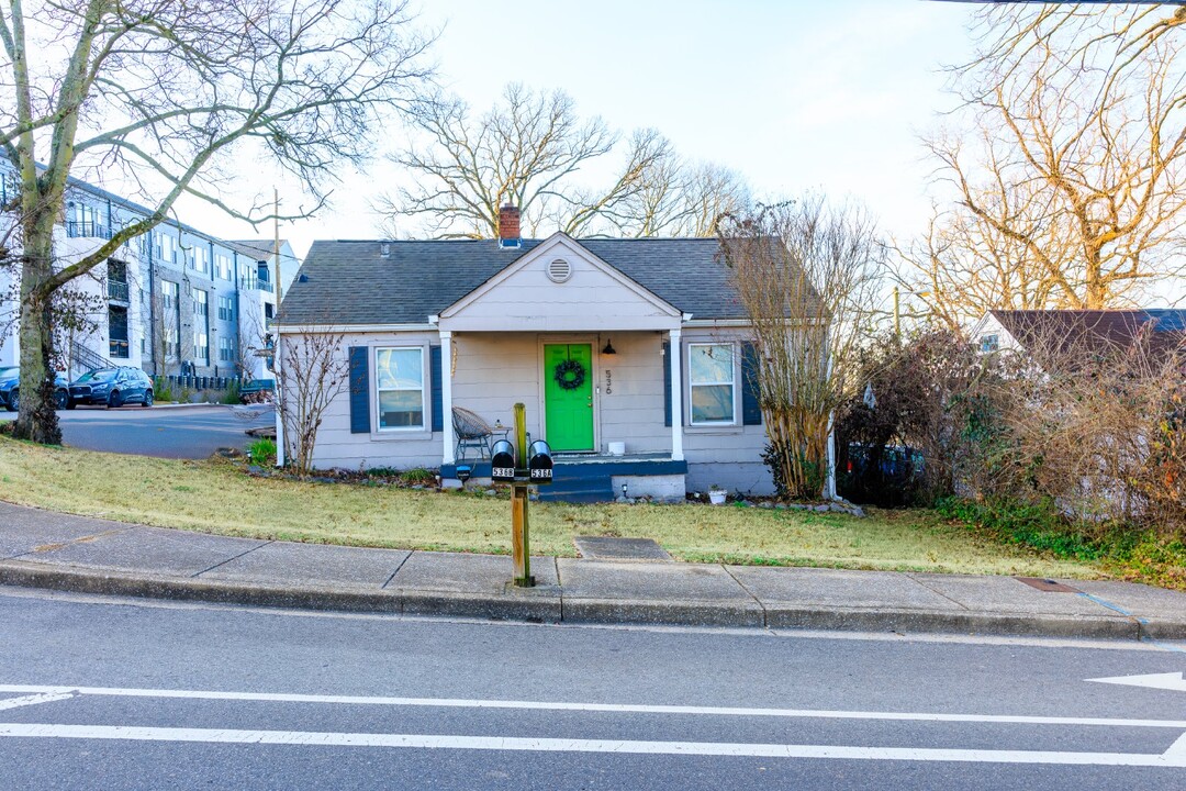 536-B W Trinity Ln in Nashville, TN - Building Photo