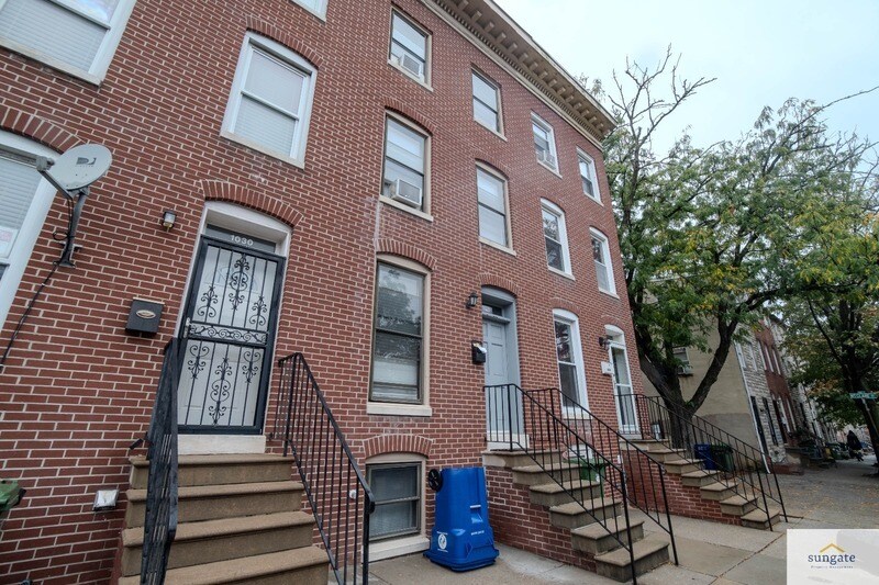 1028 W Lombard St in Baltimore, MD - Foto de edificio