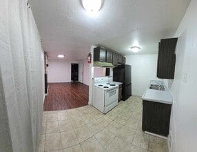 4428 111th St SW, Unit 1 in Lakewood, WA - Foto de edificio - Building Photo