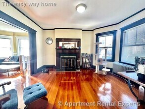 77 College Ave, Unit #1 in Somerville, MA - Building Photo - Building Photo