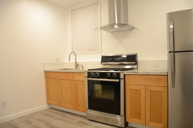 925A Southgate Avenue in Daly City, CA - Building Photo - Building Photo