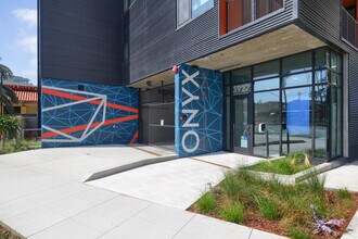 Onyx on Park in San Diego, CA - Foto de edificio - Building Photo