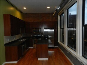 317 S Clinton St in Syracuse, NY - Building Photo - Building Photo