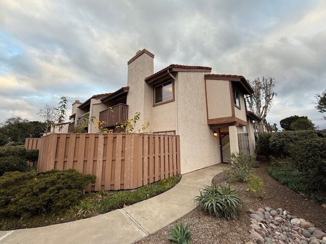 5353 Aztec Dr in La Mesa, CA - Building Photo