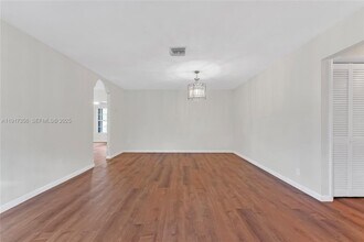 550 SW 38th Terrace in Fort Lauderdale, FL - Building Photo - Building Photo