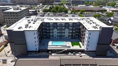 The Stella in Indianapolis, IN - Foto de edificio - Building Photo
