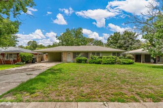 2003 Wakefield Ave in Bossier City, LA - Building Photo - Building Photo