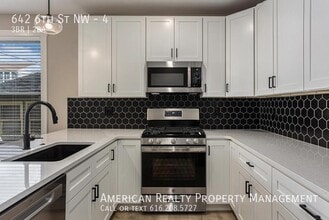 642 6th St NW in Grand Rapids, MI - Building Photo - Building Photo