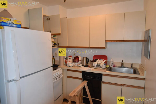 869 Beacon St, Unit 869 Beacon St #2 in Boston, MA - Building Photo - Building Photo