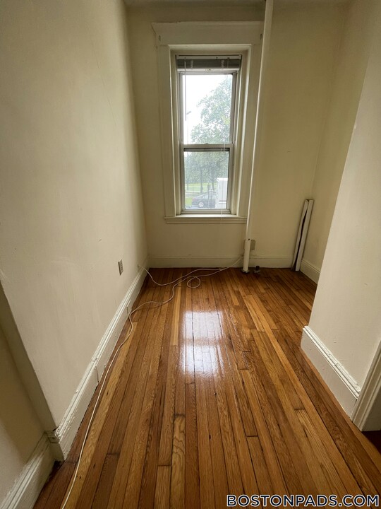 143 Park Dr in Boston, MA - Building Photo