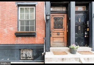 335 S 12th St in Philadelphia, PA - Building Photo - Building Photo