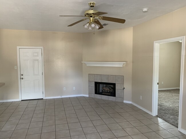 612 Townplace Dr in College Station, TX - Building Photo - Building Photo