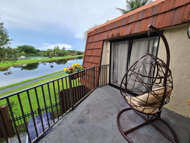 8365 Boca Rio Dr in Boca Raton, FL - Foto de edificio - Building Photo