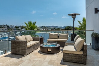 Dana Cove Luxury Living in Dana Point, CA - Foto de edificio - Building Photo
