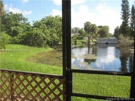 719 Gardens Dr in Pompano Beach, FL - Building Photo
