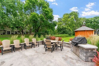 Birch Lake Townhomes in White Bear Lake, MN - Building Photo - Building Photo