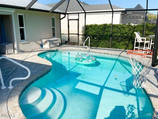 2537 SW 29th Terrace in Cape Coral, FL - Foto de edificio - Building Photo