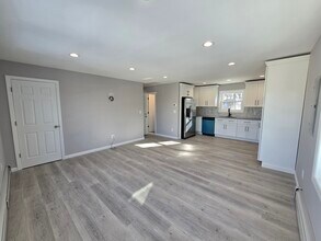 42 Parkway Blvd in Wyandanch, NY - Building Photo - Building Photo