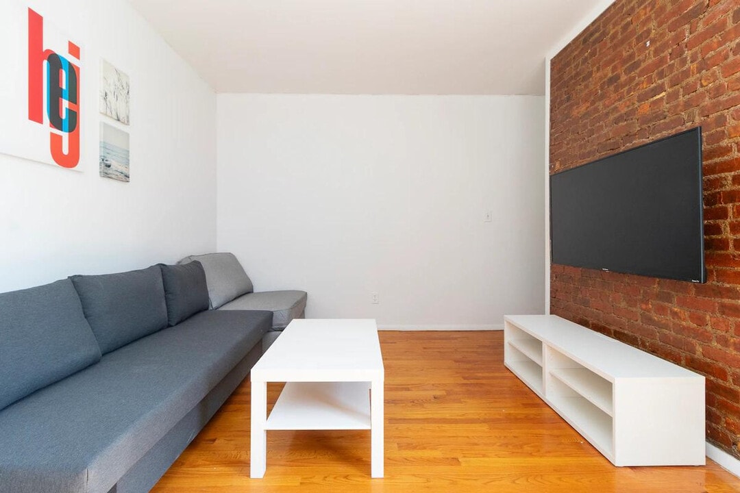 1789 1st Ave in New York, NY - Foto de edificio