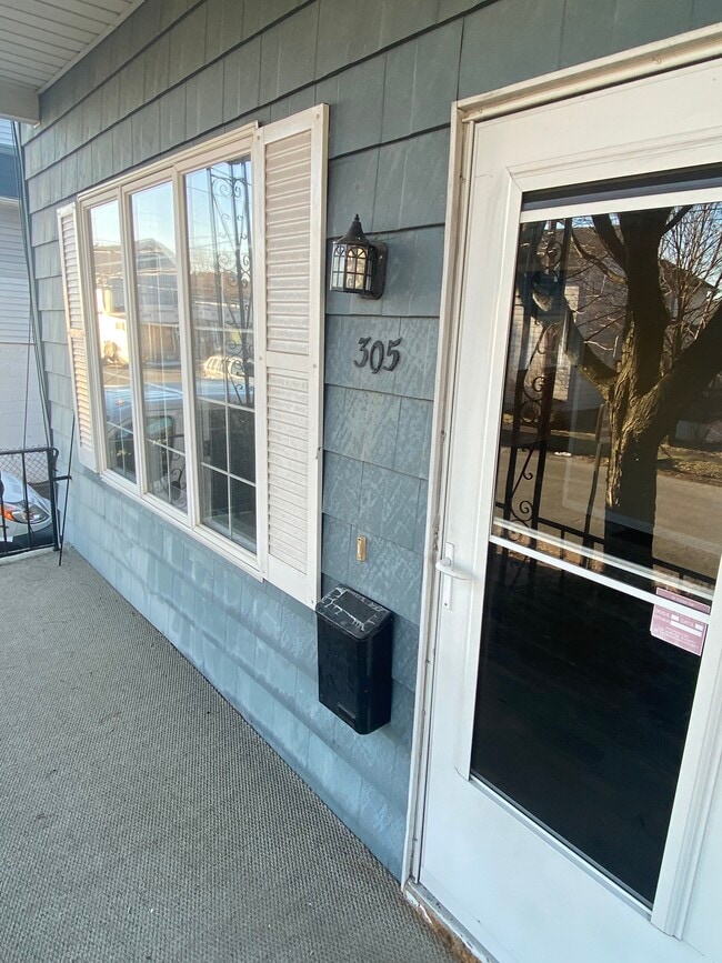 305 N Everett Ave, Unit 305 in Scranton, PA - Foto de edificio - Building Photo