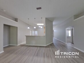 851 Mystic Harbor Dr in Jacksonville, FL - Foto de edificio - Building Photo
