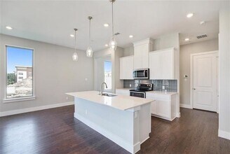 1050 Maverick Dr in Allen, TX - Building Photo - Building Photo