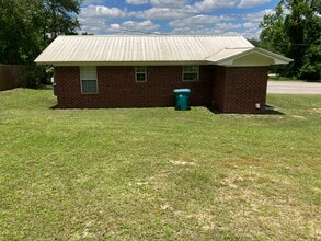 720 E Nelson Ave in Defuniak Springs, FL - Building Photo - Building Photo