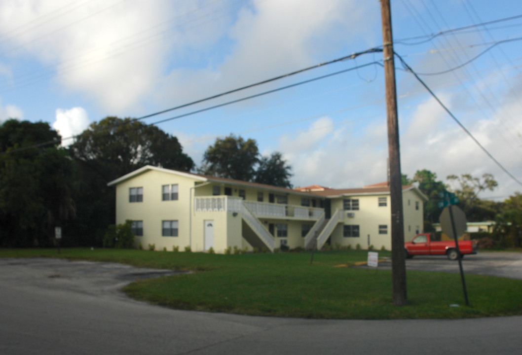 MAIC in Fort Lauderdale, FL - Building Photo