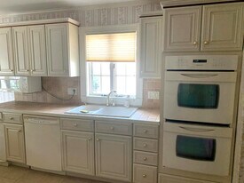449 Washington St, Unit 2 in Newton, MA - Building Photo
