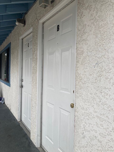 6835 Gentry Ave, Unit B Photo