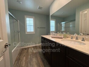 27470 Poppy Ct in Santa Clarita, CA - Building Photo - Building Photo