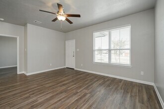 1134 Trellis Pass in Brenham, TX - Building Photo - Building Photo