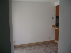 515 S 49th Pl in Springfield, OR - Building Photo - Building Photo