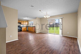 1836 Vineridge Ln in Burleson, TX - Foto de edificio - Building Photo