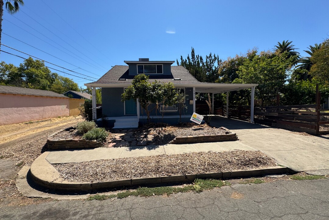 5410 18th Ave in Sacramento, CA - Building Photo